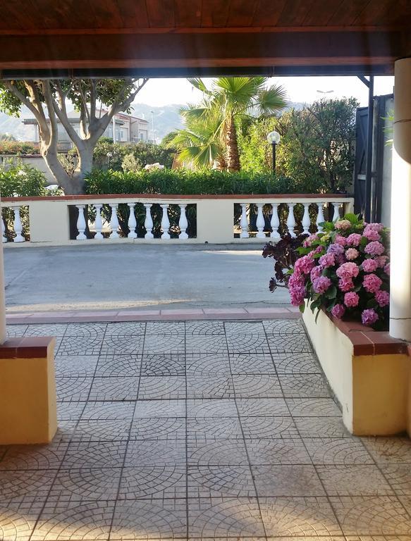 B&B Baia Dello Stretto Gallico Marina Dış mekan fotoğraf